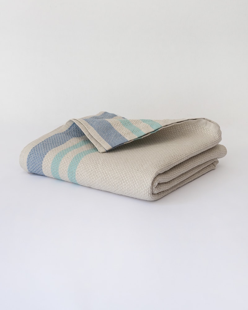 Mungo Huck Towel in Breeze. Quick-drying eco-friendly towel woven from linen & GOTS organic cotton at the Mungo Mill