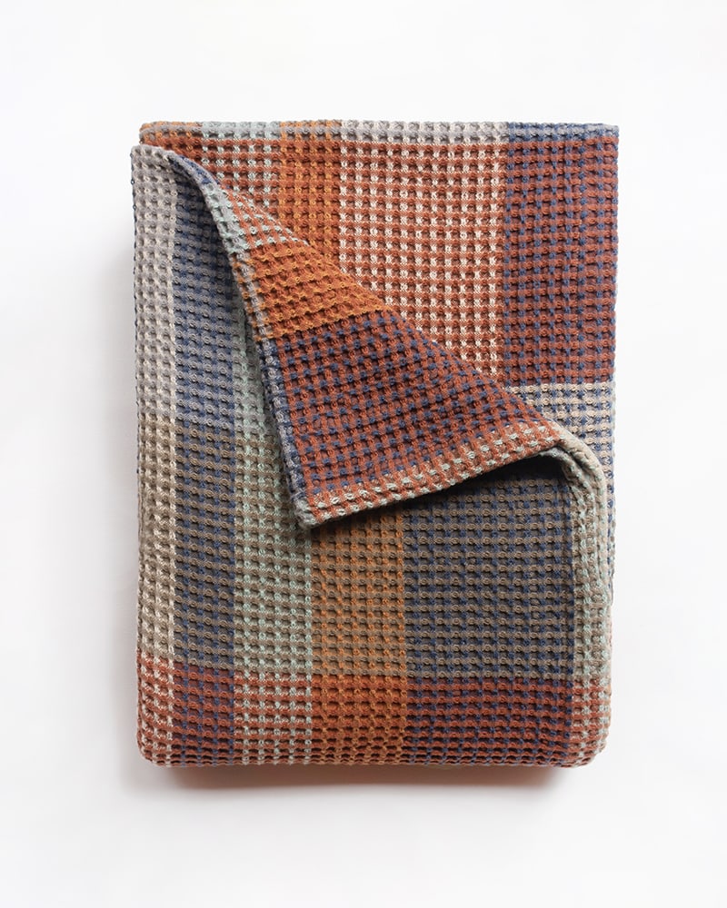 Mungo Cedarwood Vrou Vrou blanket. Woven blankets made with 100% cotton in South Africa.