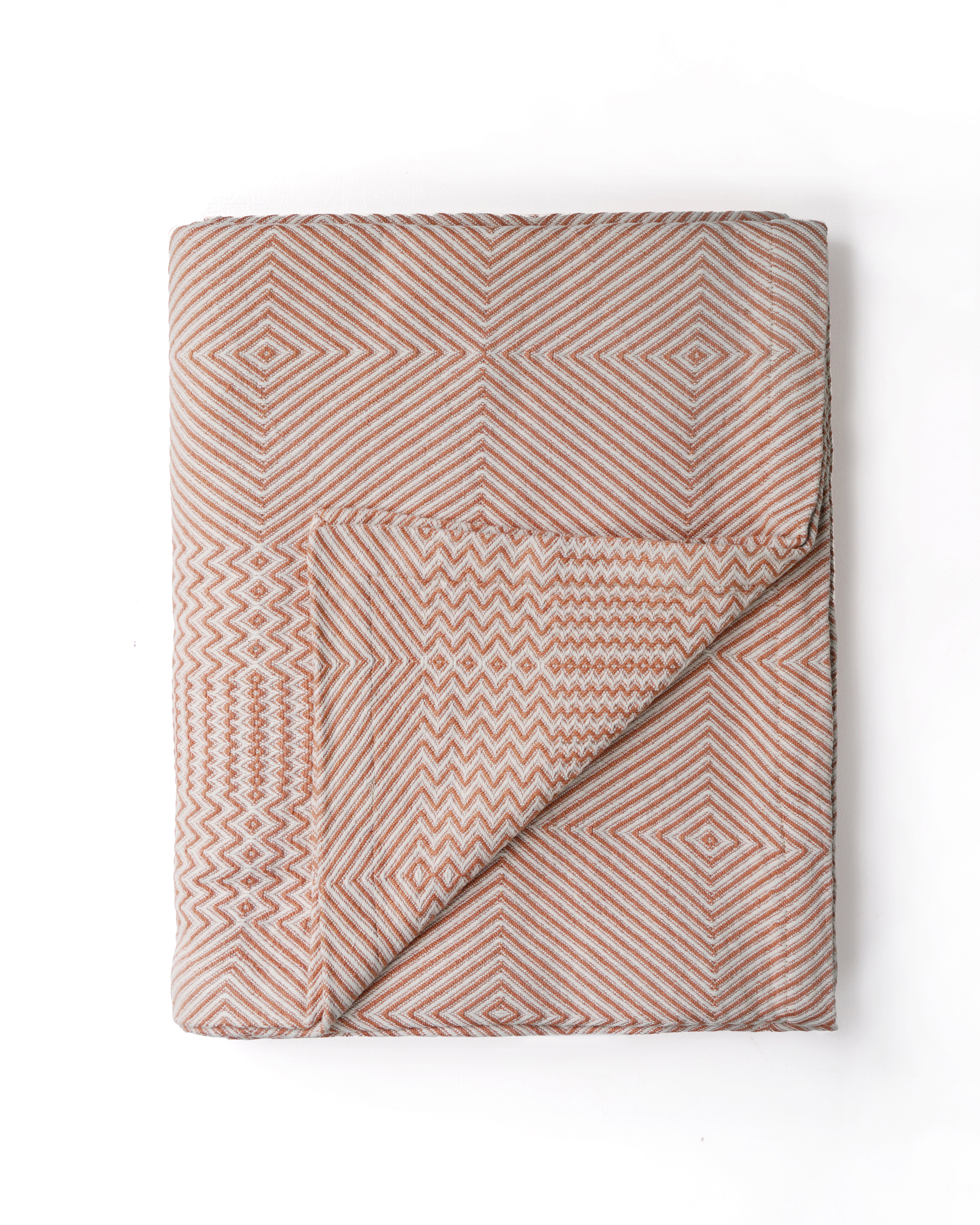 Mungo_Whale_Bone_Throw_Papaya_DSC01385